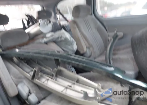 2001 Toyota Sienna Le z USA, uszkodzony, nr VIN 4T3ZF13C51U403986